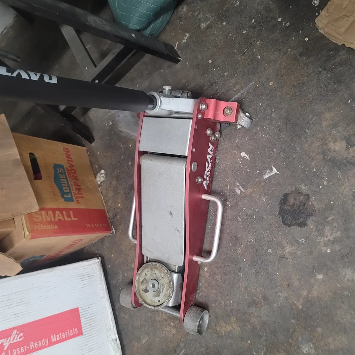 Arcan Floor Jack en Tarrant County Makerspace