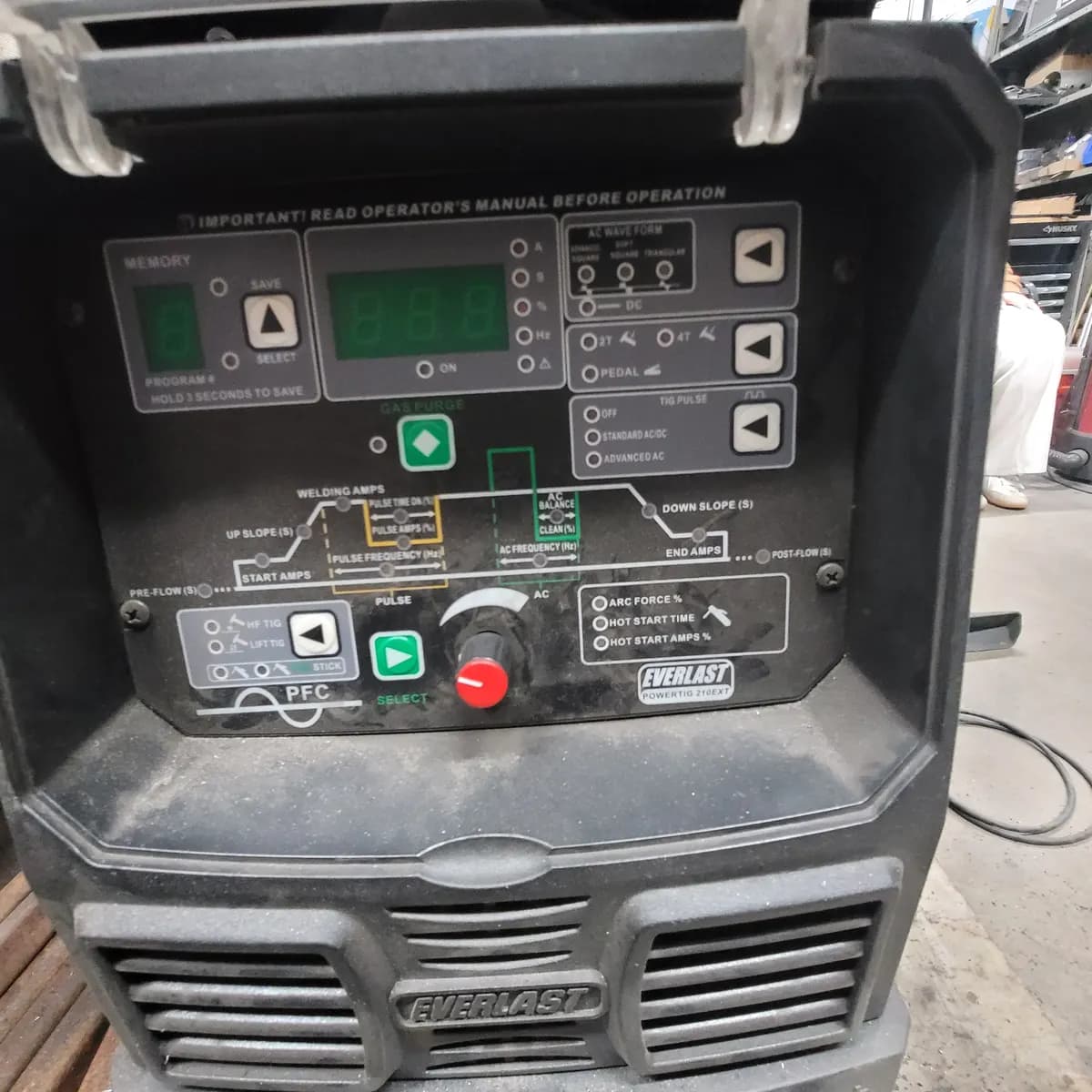 Everlast PowerTIG 210EXT en Tarrant County Makerspace