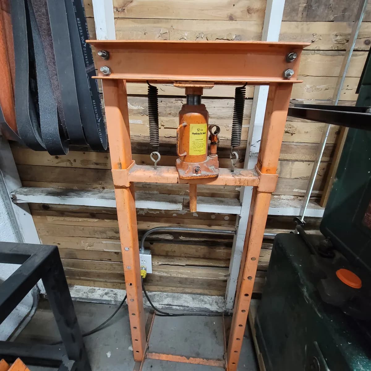 H-Frame Hydraulic Shop Press en Tarrant County Makerspace