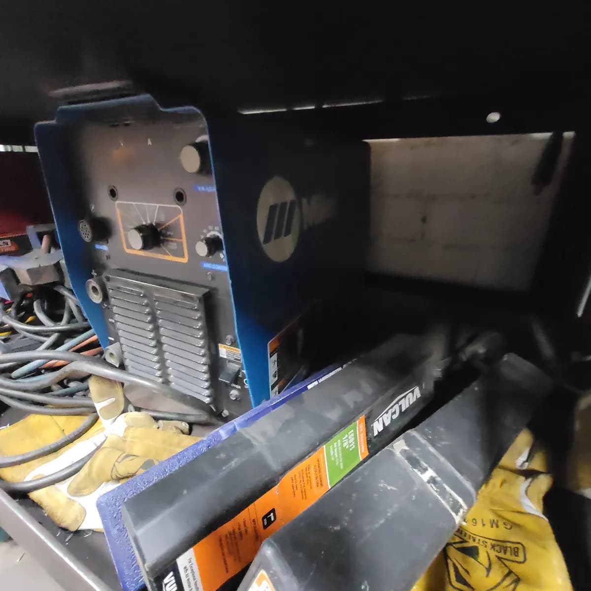 Miller Electric Miller XMT 350 en Tarrant County Makerspace
