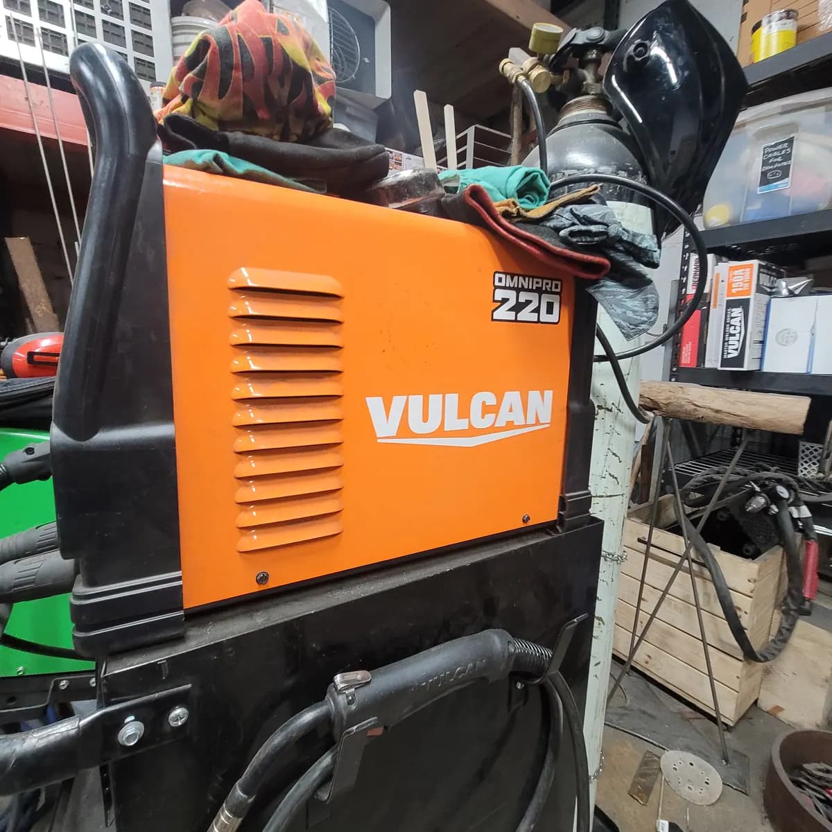 Vulcan OmniPro 220 en Tarrant County Makerspace